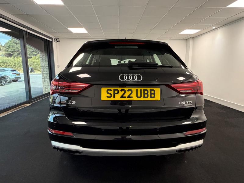 Audi Q3 Photo aa18a146-8114-4ece-b4bb-79bb6f577f7b.jpg