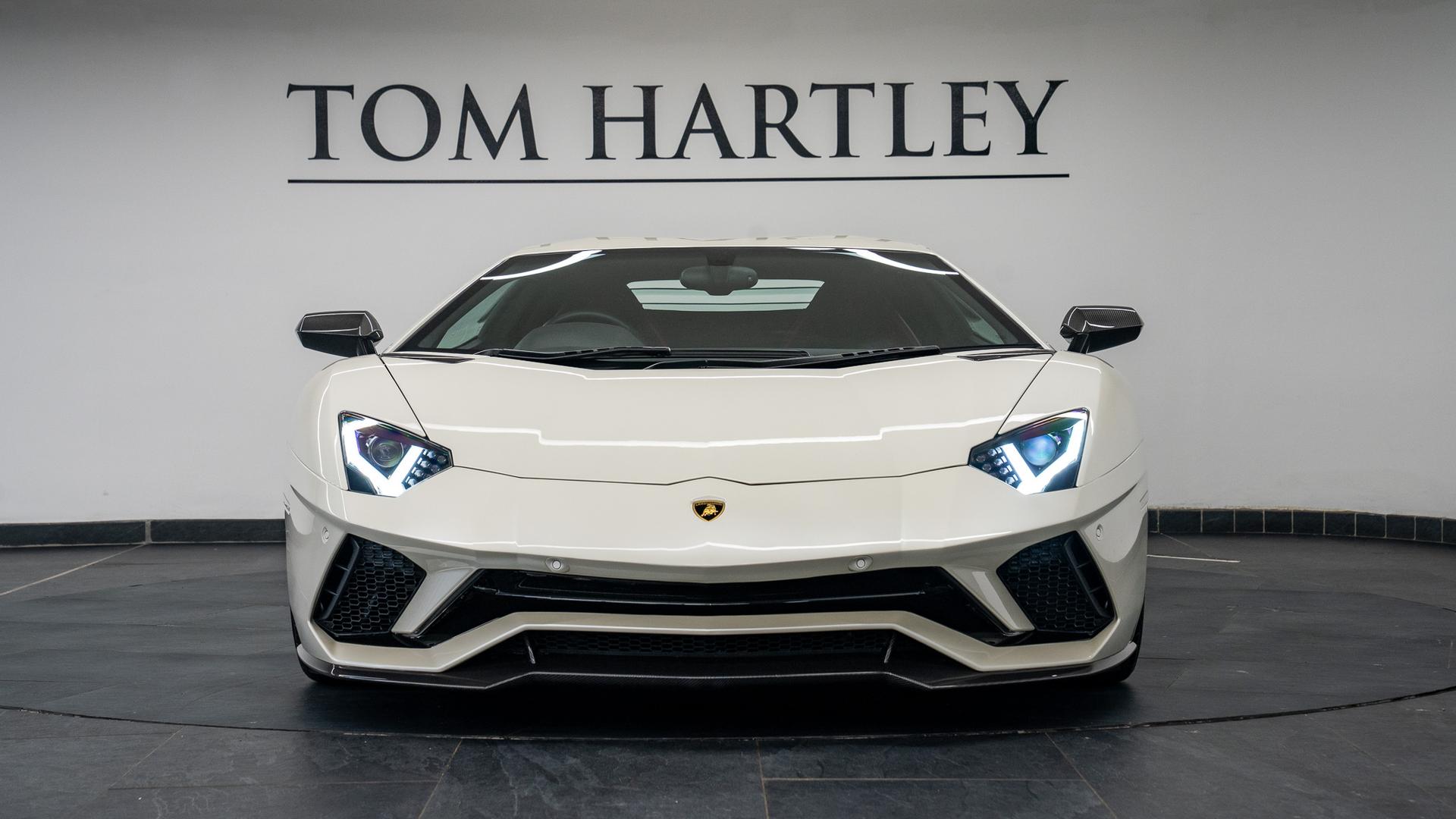 LAMBORGHINI Aventador Photo aa1a025d-1fab-4b54-a092-b9693ca1168e.jpg