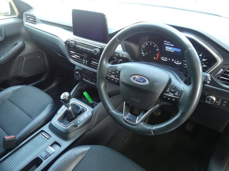 Ford Kuga Photo aa1dc3f5-4cec-4267-8ef6-a837f6c77aab.jpg