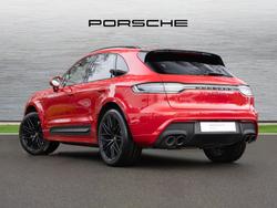 PORSCHE Macan Photo 2