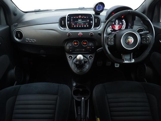 Abarth 595 Photo aa364aa0-9b71-4556-8f42-faaa379e01be.jpg