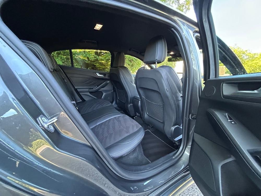 Used Ford Focus EF69JWW 32