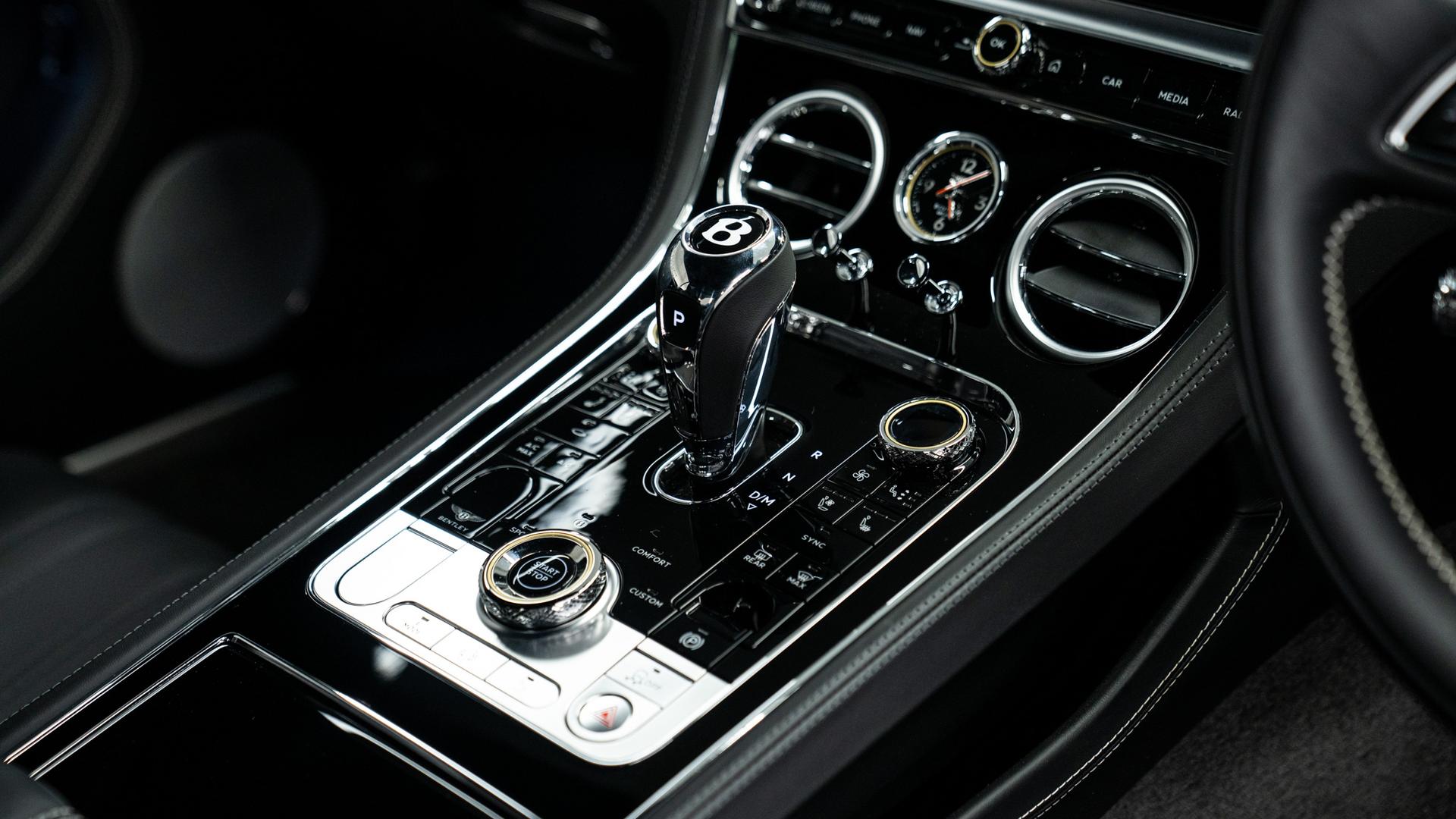 Bentley Continental GT Photo aa3c52e3-138e-4fbb-a57c-337522585b49.jpg
