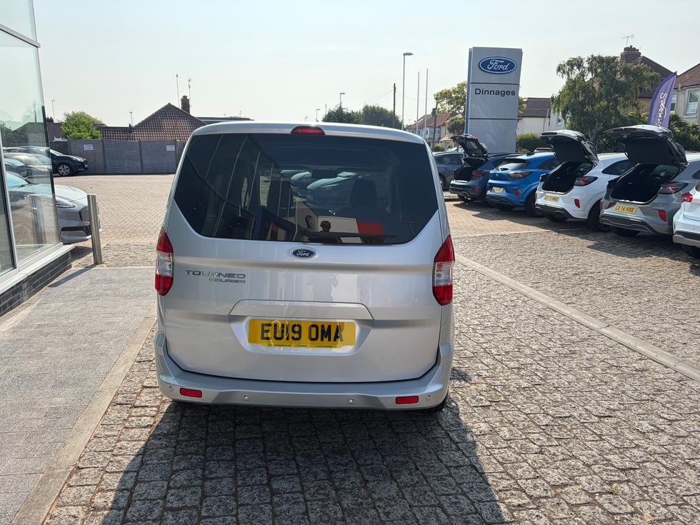 Ford Tourneo Courier Photo aa4dab8c-8d1d-4a2b-b084-dd69b4f32dbf.jpeg