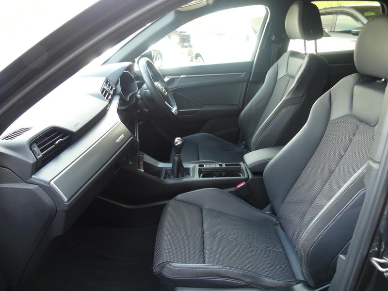 Audi Q3 Photo aa62cea7-2e33-4d23-864f-0dc40cc80539.jpg