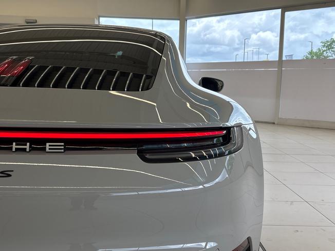 PORSCHE 911 Photo 23