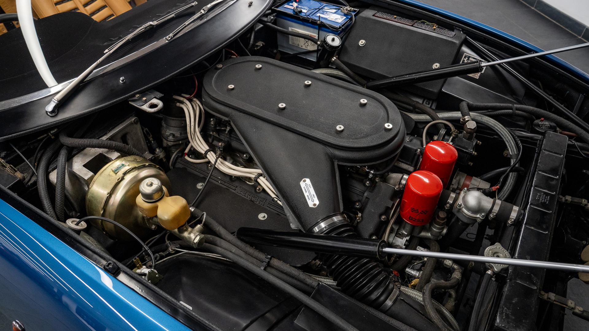 Ferrari 365 GTB/4 Daytona Photo aa846abd-4869-4cd2-8a12-1fe998bf55fe.jpg