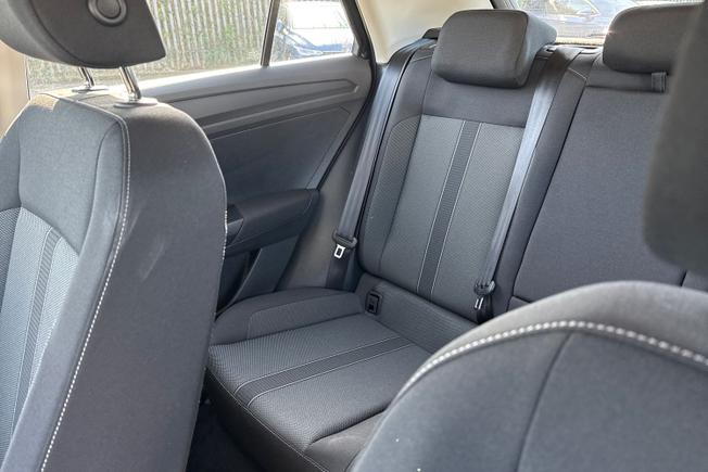 Volkswagen T-Roc Photo 39