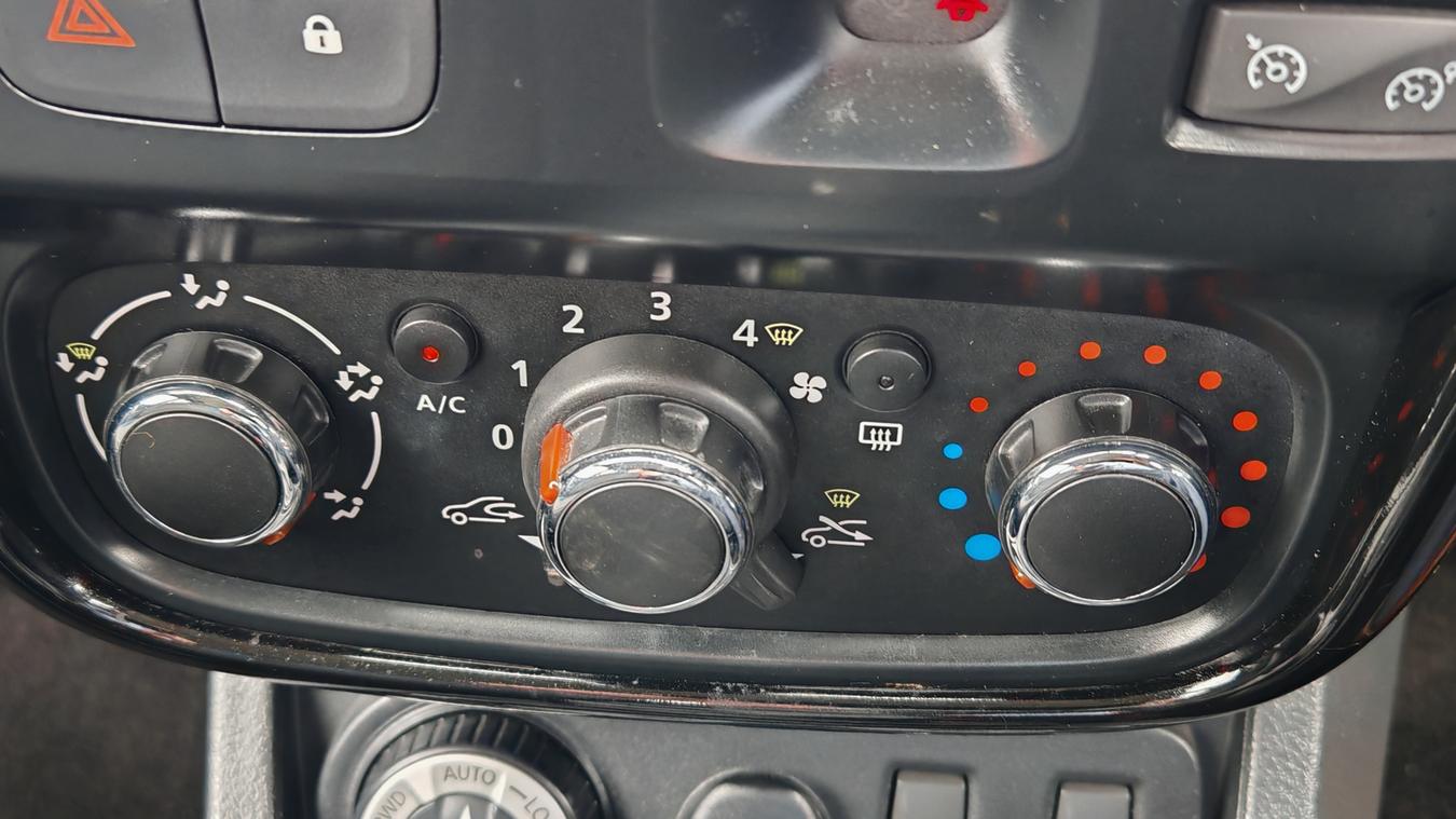 Used Dacia Duster VO15EXN 31