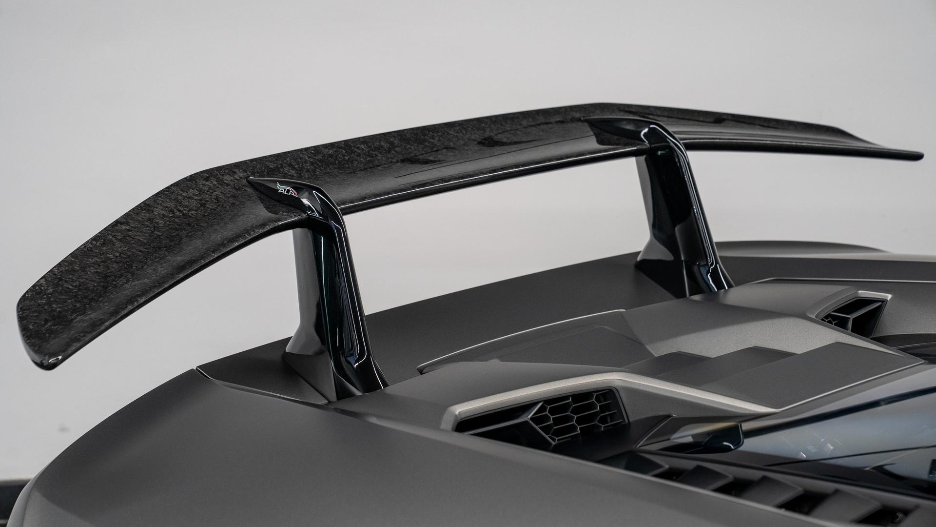 LAMBORGHINI Huracan Photo aab6e691-1253-4ec7-bf60-752308f02bd0.jpg