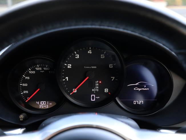PORSCHE 718 Cayman Photo 9