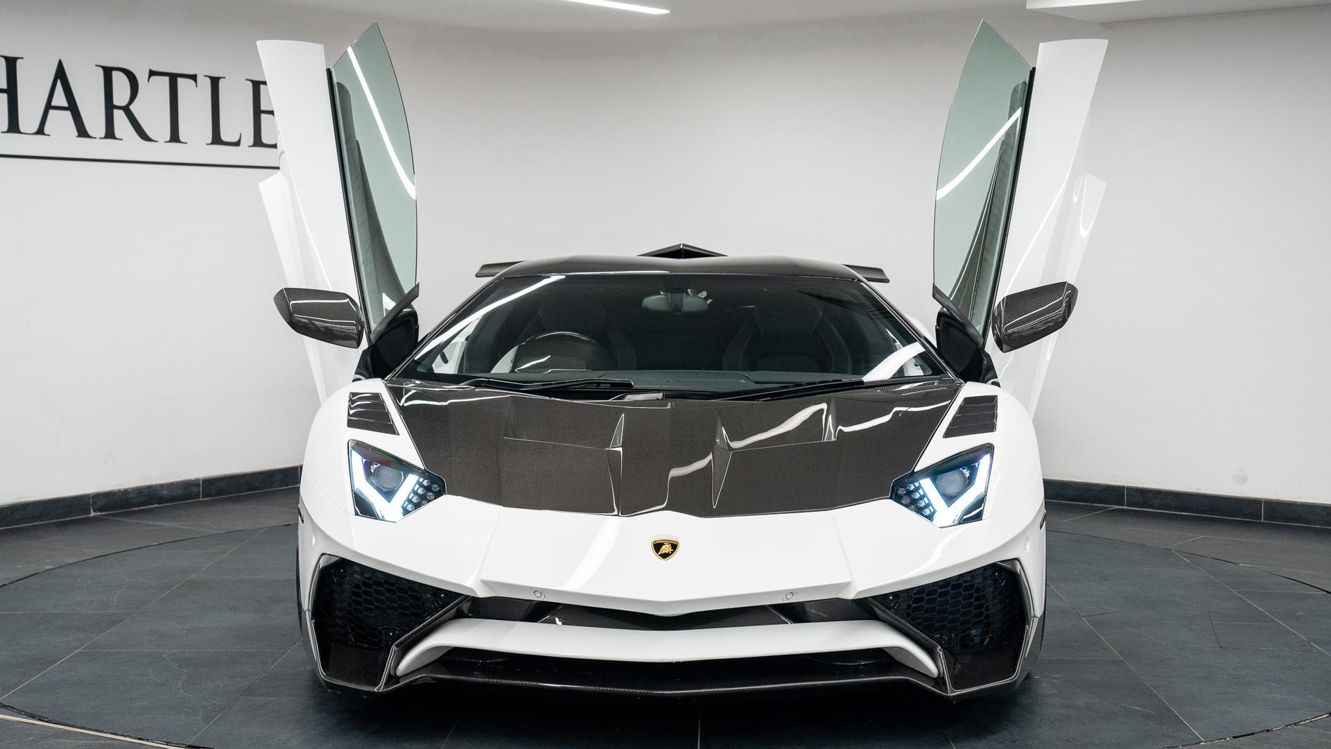 LAMBORGHINI Aventador Photo aacf02a2-09c2-4ddb-82be-3b403bb211f5.jpg