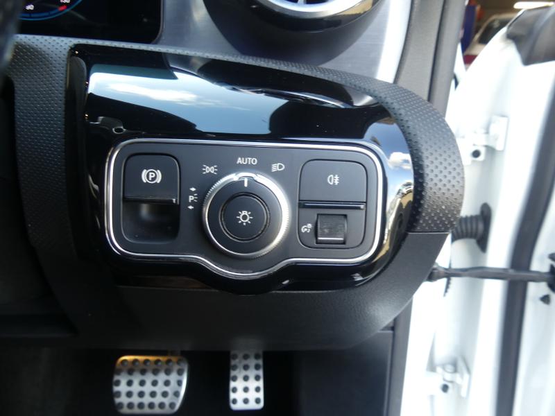 Mercedes-Benz CLA Photo aacf8145-75f5-491d-8cab-e01ea1a5dfe0.jpg