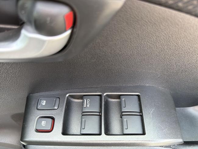 Honda Jazz Photo aadc2390-d16b-4a23-ab59-d7fb8051e3e5.jpg