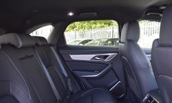 Jaguar F-PACE Photo 27