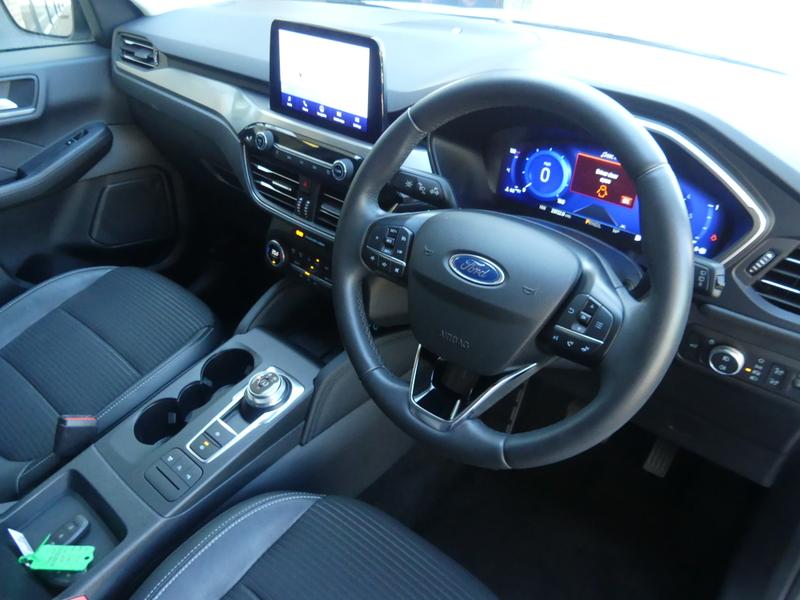 Ford Kuga Photo aaf867f5-4218-4a5d-ab13-b0a831fde193.jpg