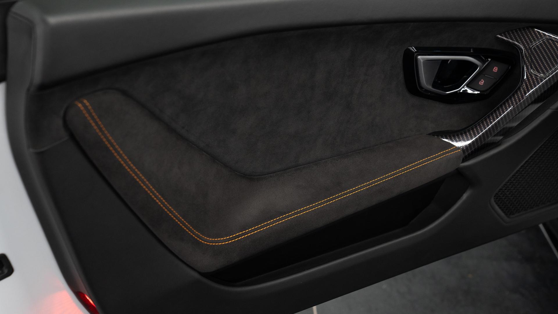 LAMBORGHINI Huracan Photo aaff818f-da48-4ed0-83d1-e890e08b9ce1.jpg