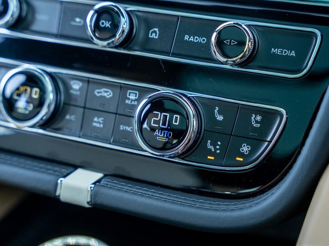 BENTLEY Bentayga  Photo 32