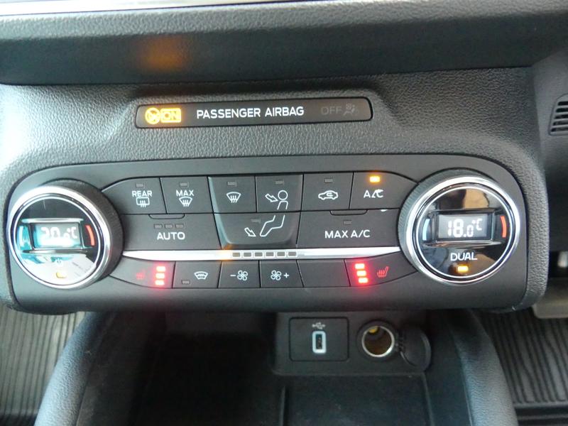 Ford Focus Photo ab0723f6-48f3-4887-bfb7-10280803c327.jpg
