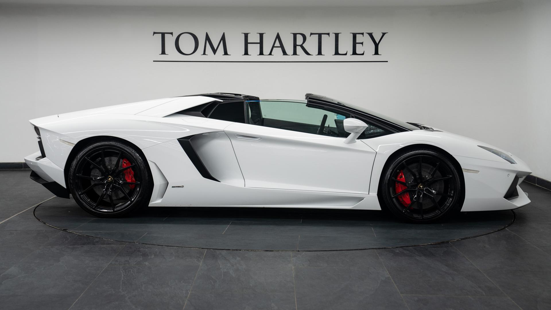 LAMBORGHINI Aventador Photo ab0d57eb-5d5f-4fe5-95fa-857121cb7912.jpg