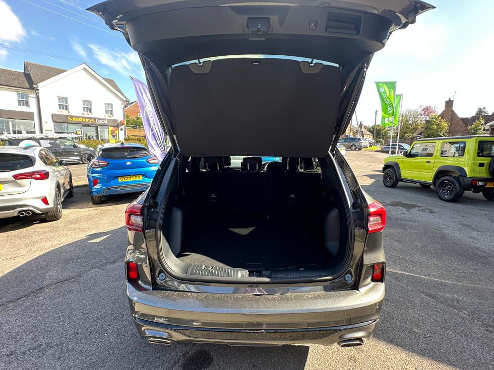 Ford Kuga Photo ab0f9061-5f13-4fc6-9a3b-4f8f5ef31023.jpeg