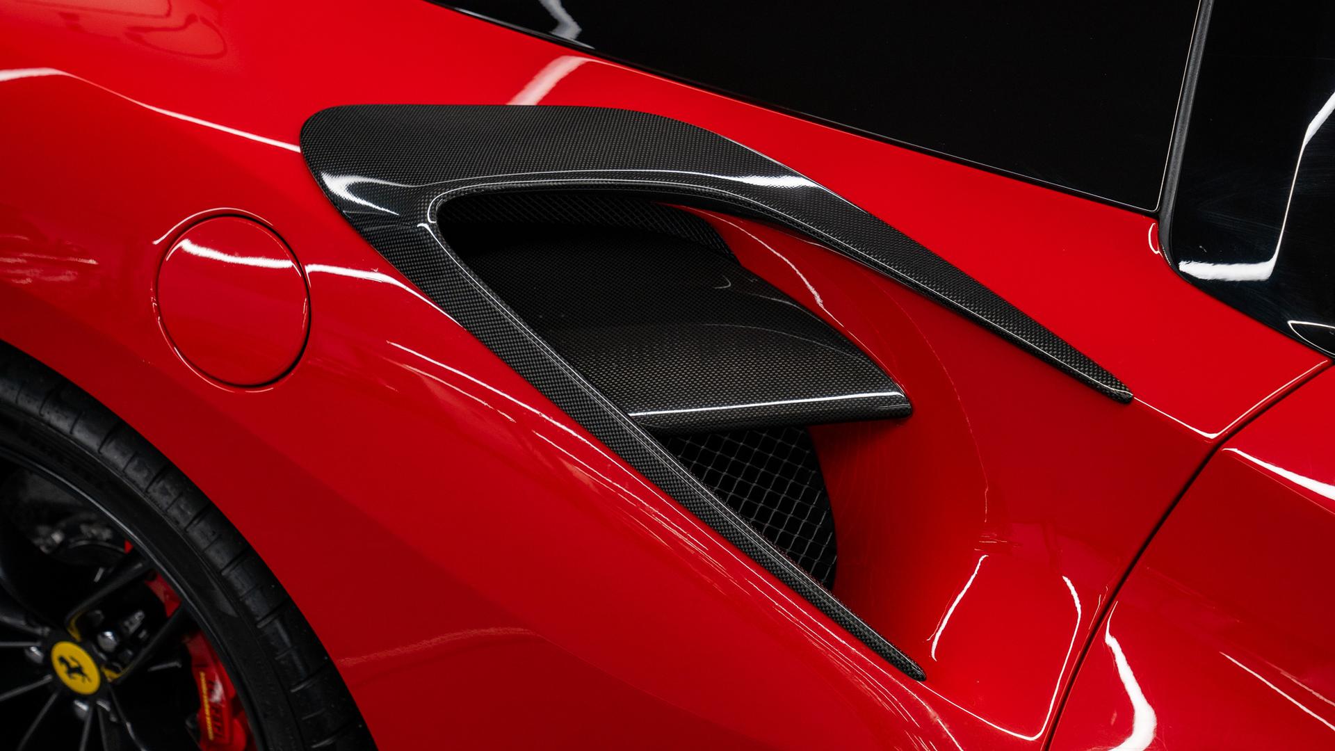 Ferrari 488 Photo ab399475-1b30-4fbf-8dc9-c62a79f85be5.jpg
