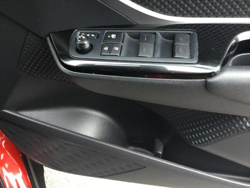 Toyota C-HR Photo ab530805-8501-4130-b91c-3192aa7b1c99.JPG