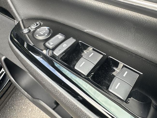 Honda CR-V Photo ab56a72d-623e-4d04-a096-3b3f3534c972.jpg