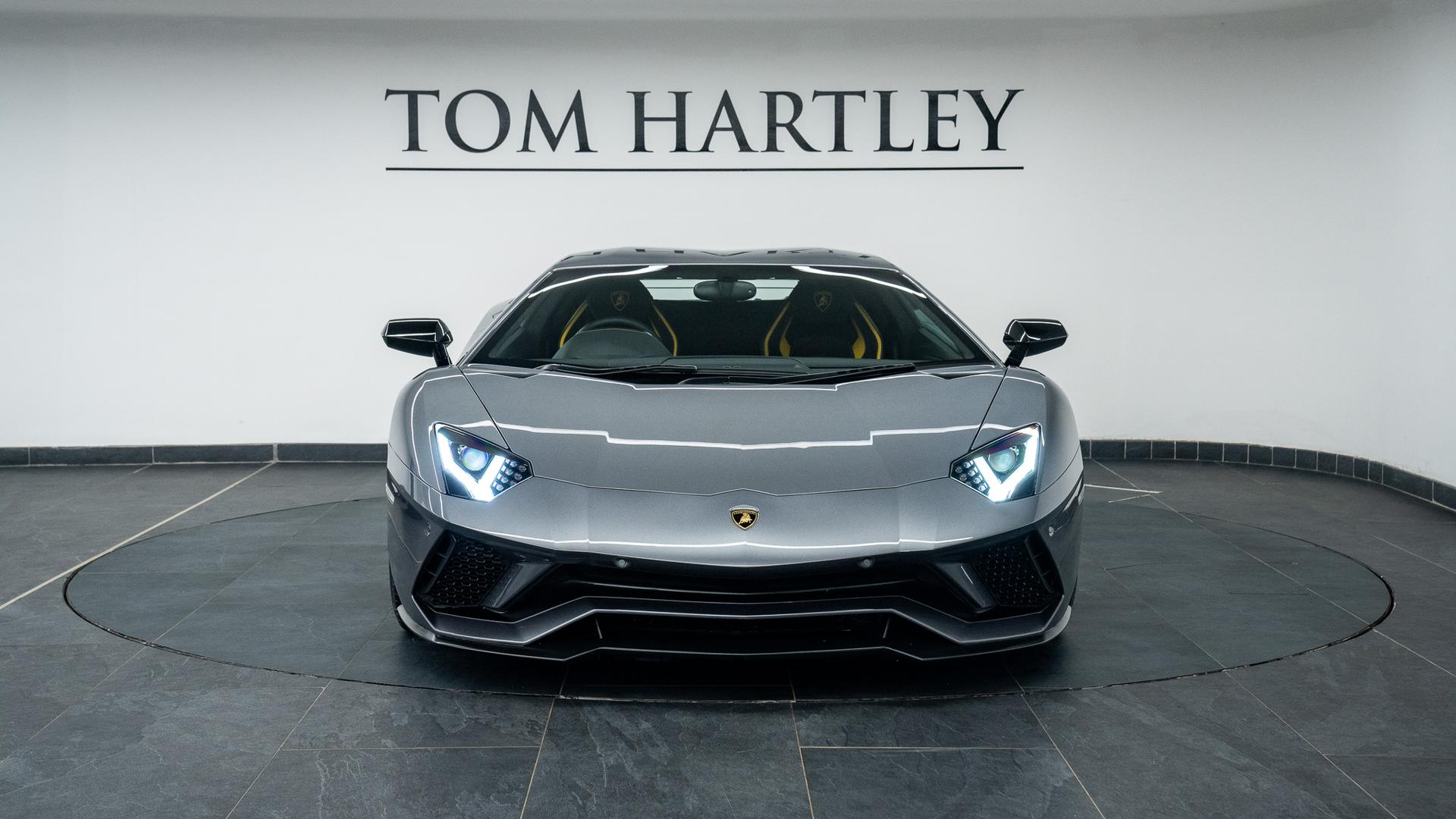 LAMBORGHINI Aventador Photo ab5976b4-6cd4-4167-a4d7-82b00121ff11.jpg