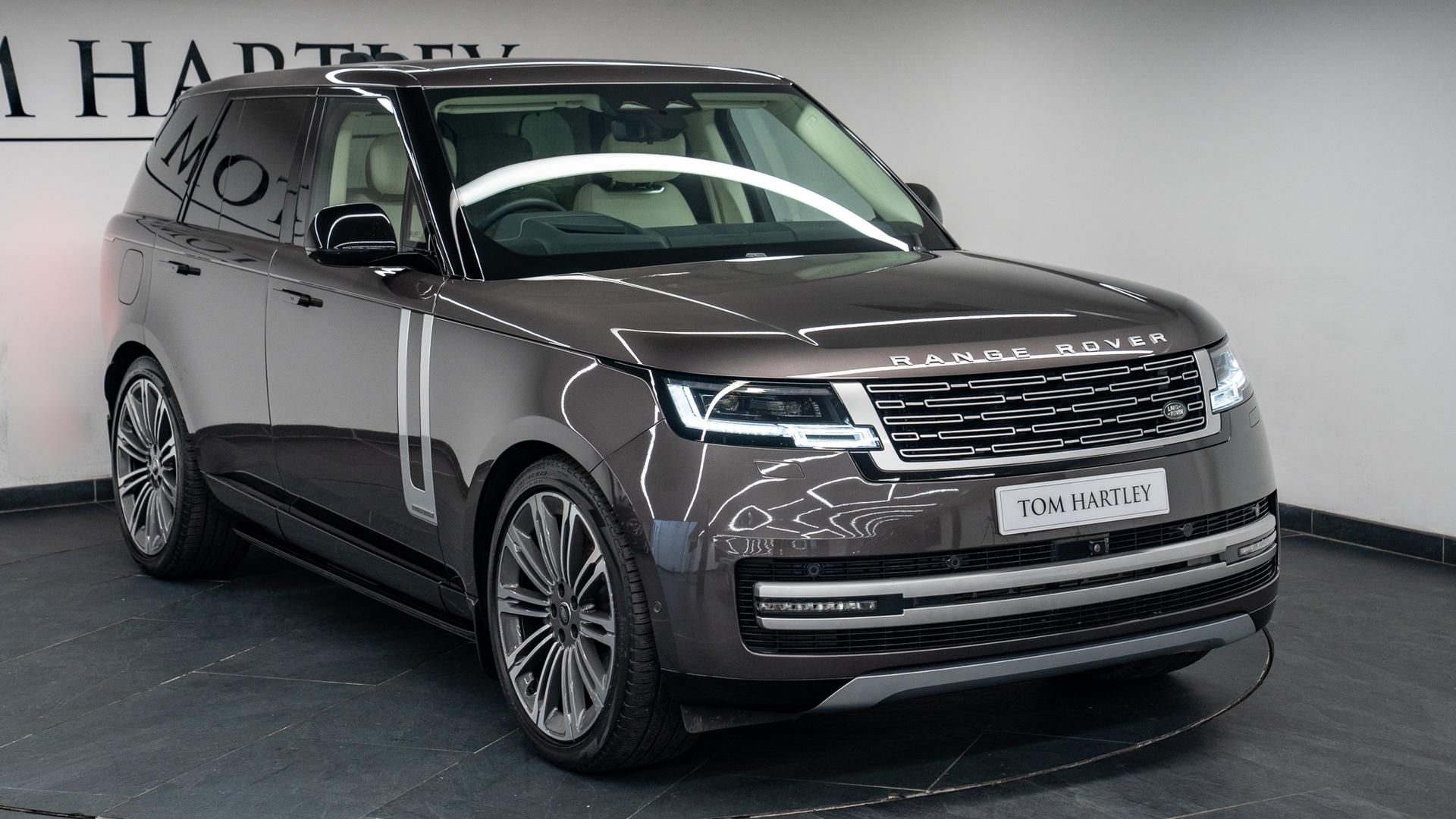 Land Rover Range Rover Photo ab6939c8-e2aa-43f7-a724-7d459bd0dddf.jpg