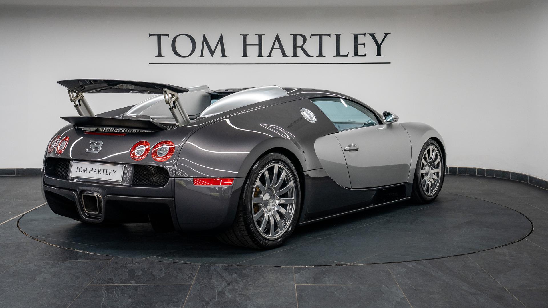 Bugatti Veyron Photo ab6ac566-fbf4-41dc-8e99-816485e8acab.jpg
