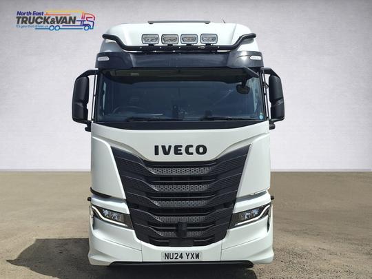 Iveco S-WAY Photo