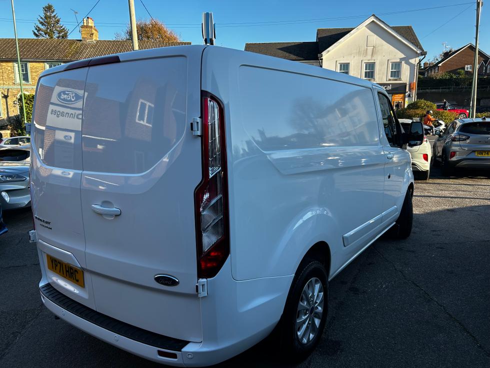 Ford Transit Custom Photo ab8f2312-e405-4bd6-9d2e-878c11c508b0.jpg