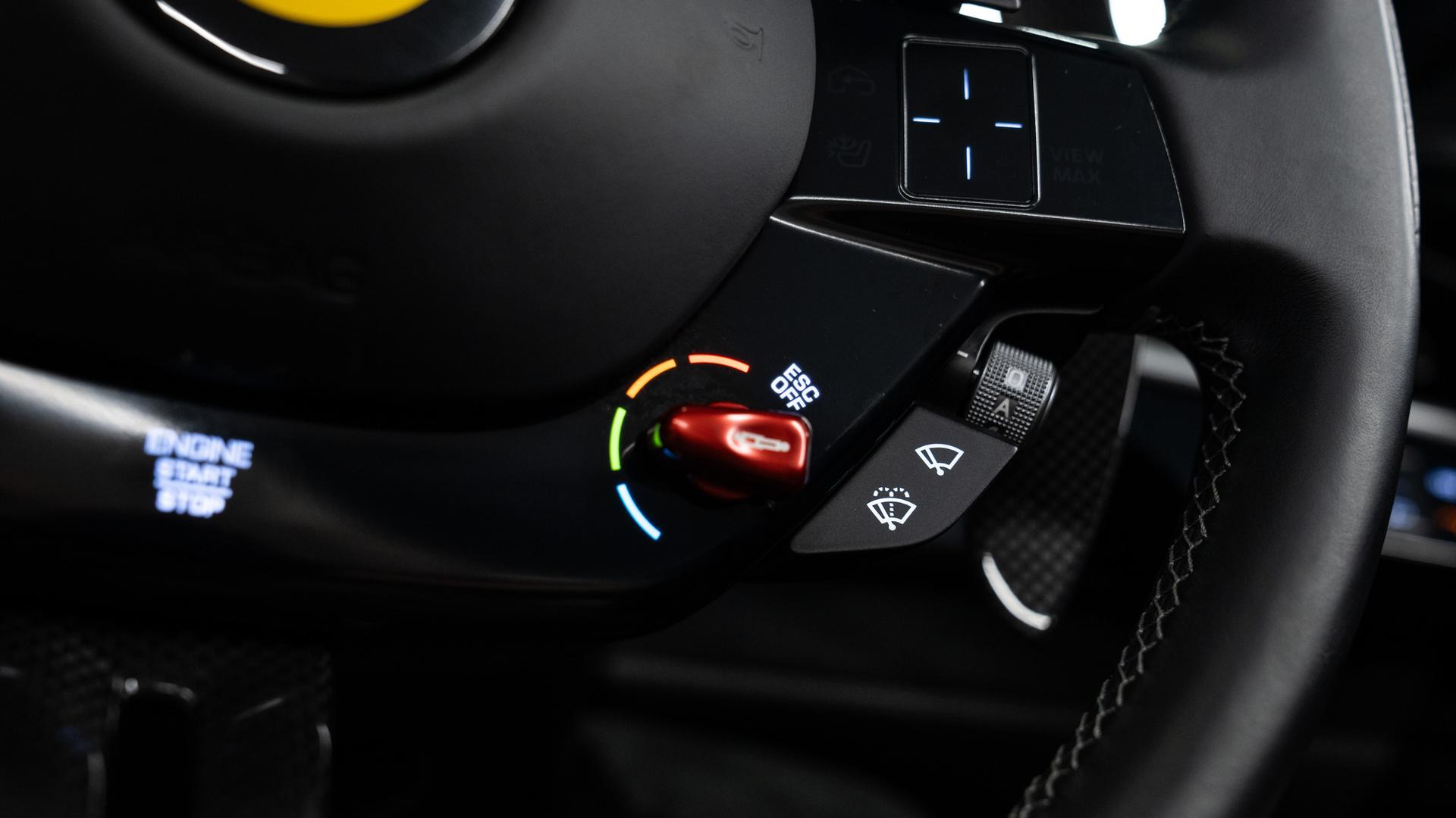 Ferrari SF90 Photo ab9ecfc9-e7ab-4b87-ad02-364b445c33e4.jpg