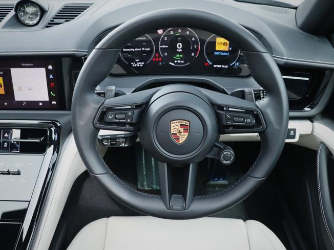 PORSCHE Panamera Photo 27