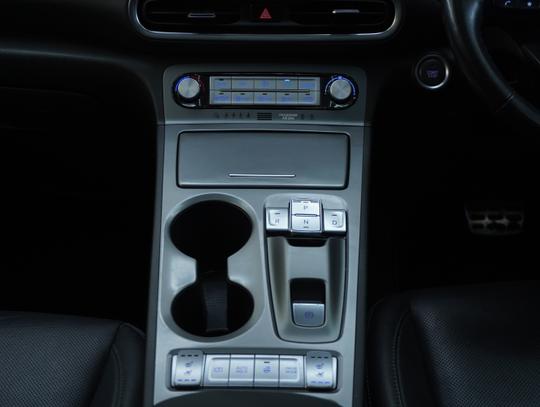 Hyundai KONA Photo abb64e22-fc4b-44c5-9b57-075af5f69eeb.jpg