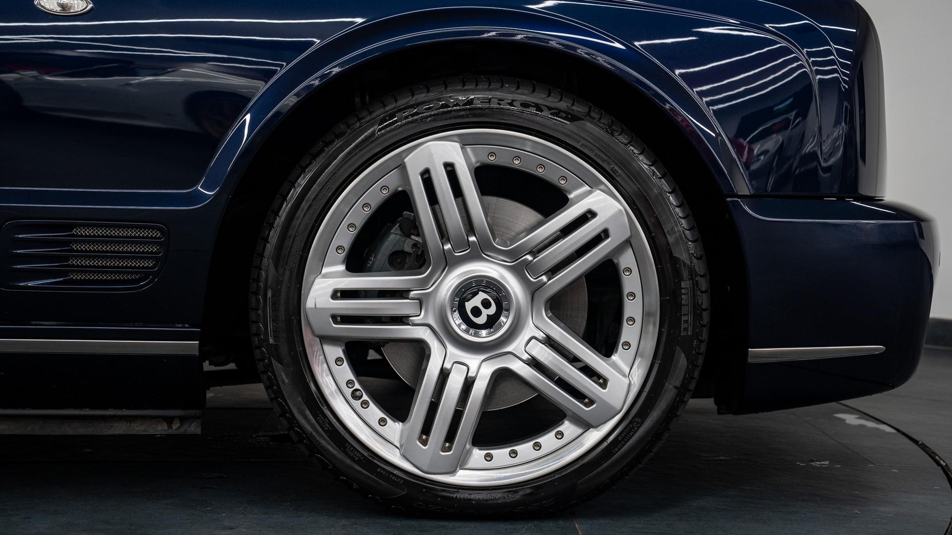 Bentley Azure Photo abb6a886-df90-4ae8-a25b-528d44e7d6de.jpg