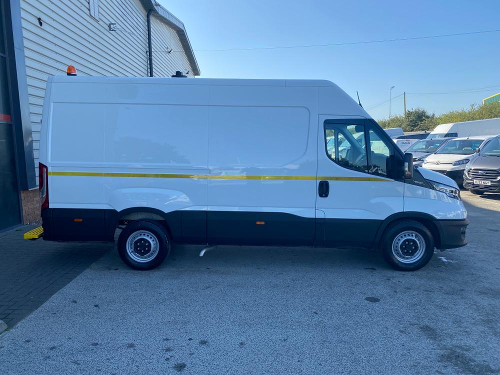 Iveco Daily Photo abb7762c-8ebc-42b9-b951-a202e6696725.jpg
