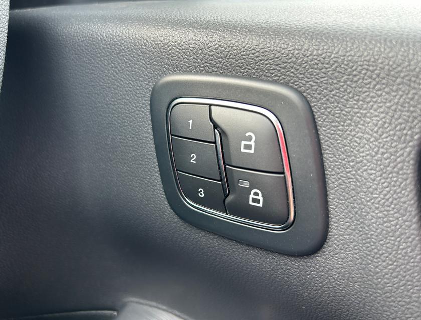 Ford Kuga Photo abc5c87a-c943-4c4b-84d8-2173f43b0342.jpg