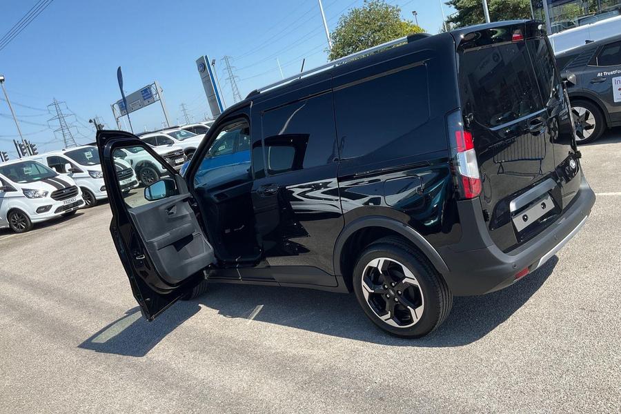 Ford TRANSIT COURIER Photo abcd75ac-0442-4c0f-8e6b-df20bf78fd09.jpg