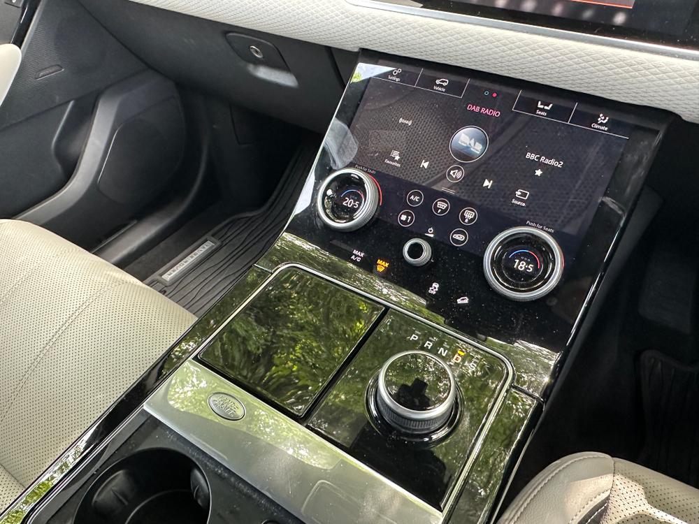 Used Land Rover Range Rover Velar SY70JUV 33