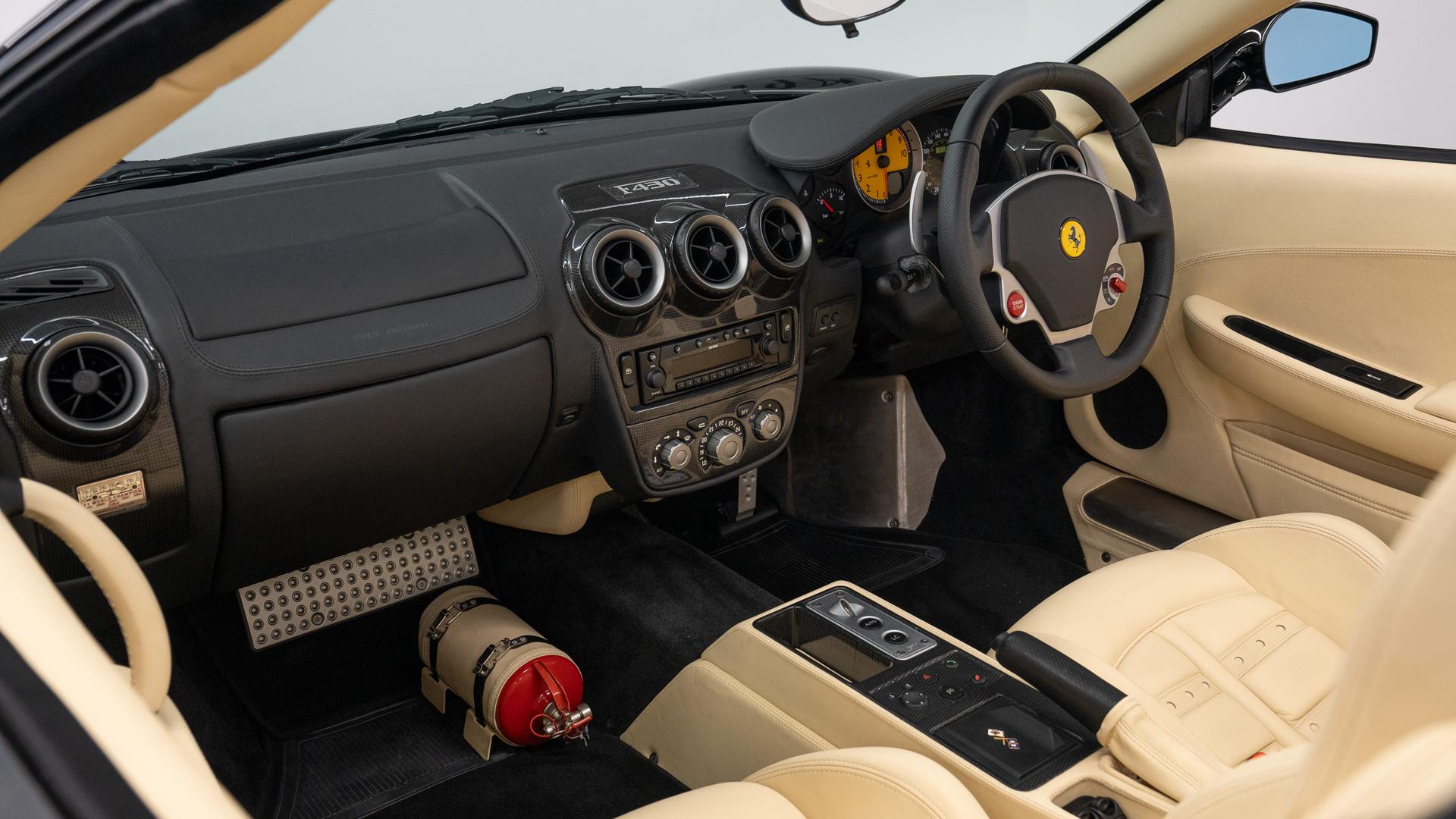 Ferrari F430 Photo abe13066-d084-41cb-96a2-ff77cbf9586f.jpg