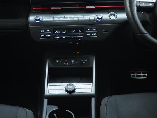 Hyundai KONA Photo abf29586-3981-4090-bf30-c9e5055f61fd.jpg