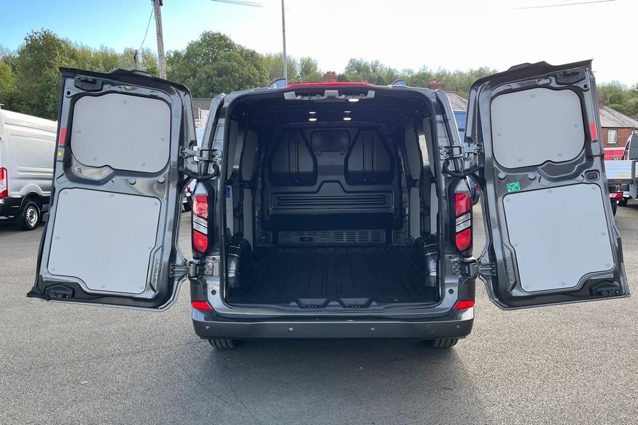 Ford TRANSIT CUSTOM Photo abf8204b-9a0b-4598-b293-011d5787a6c2.jpg