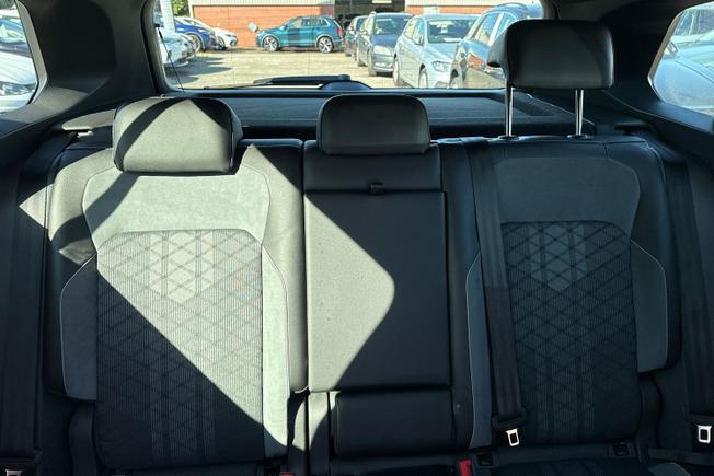 VOLKSWAGEN Tiguan Photo 28