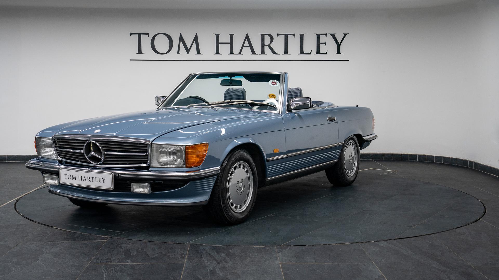 Mercedes-Benz 300 Photo abfbe584-04c1-44ce-b2e0-14a9d73fb2e8.jpg