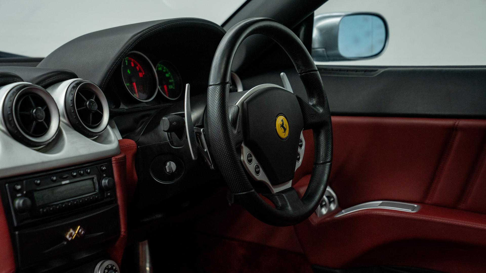 Ferrari 612 Photo ac0e004b-4b22-463d-a5e4-b3c9464e21e1.jpg