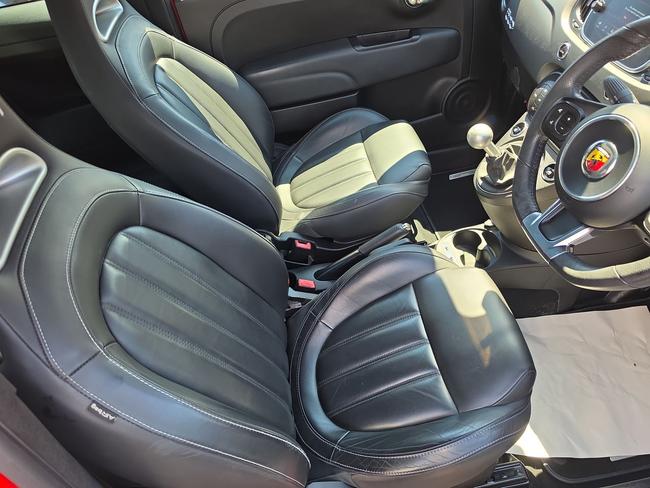 Abarth 595 Photo ac12f391-c52c-4df8-8bd5-72b3aff96a3a.jpg