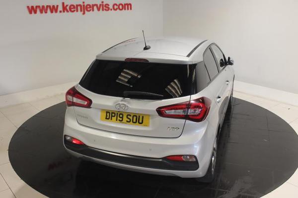 Hyundai i20 1.2 Premium Nav Hatchback 5dr Petrol Manual Euro 6 (s/s) (84 ps) Photo 6