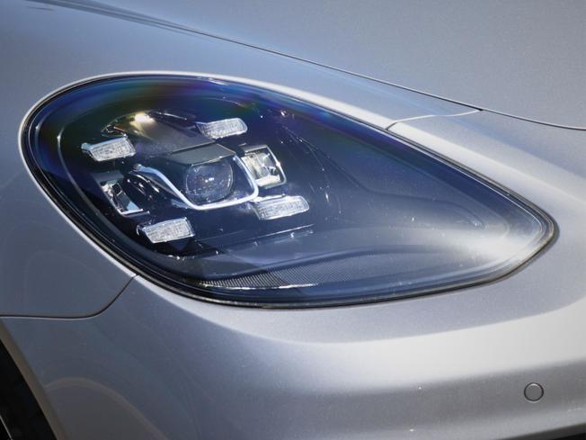 PORSCHE Panamera Photo 7